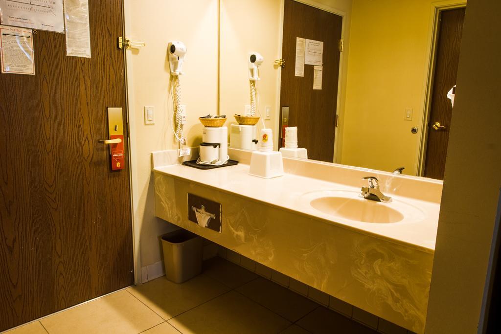 Hotel Super 8 By Wyndham Marana/tucson Area