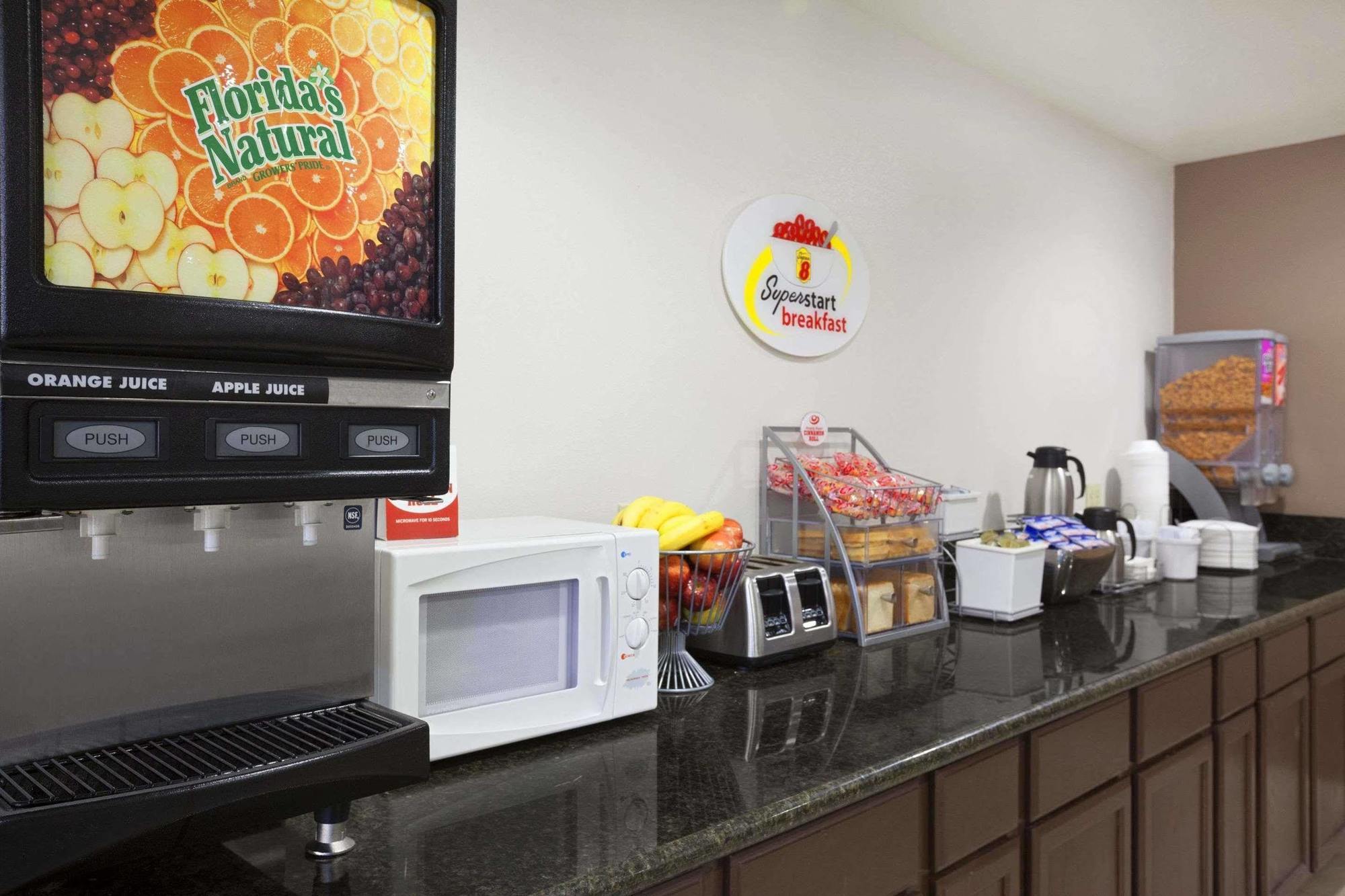Super 8 By Wyndham Marana/tucson Area