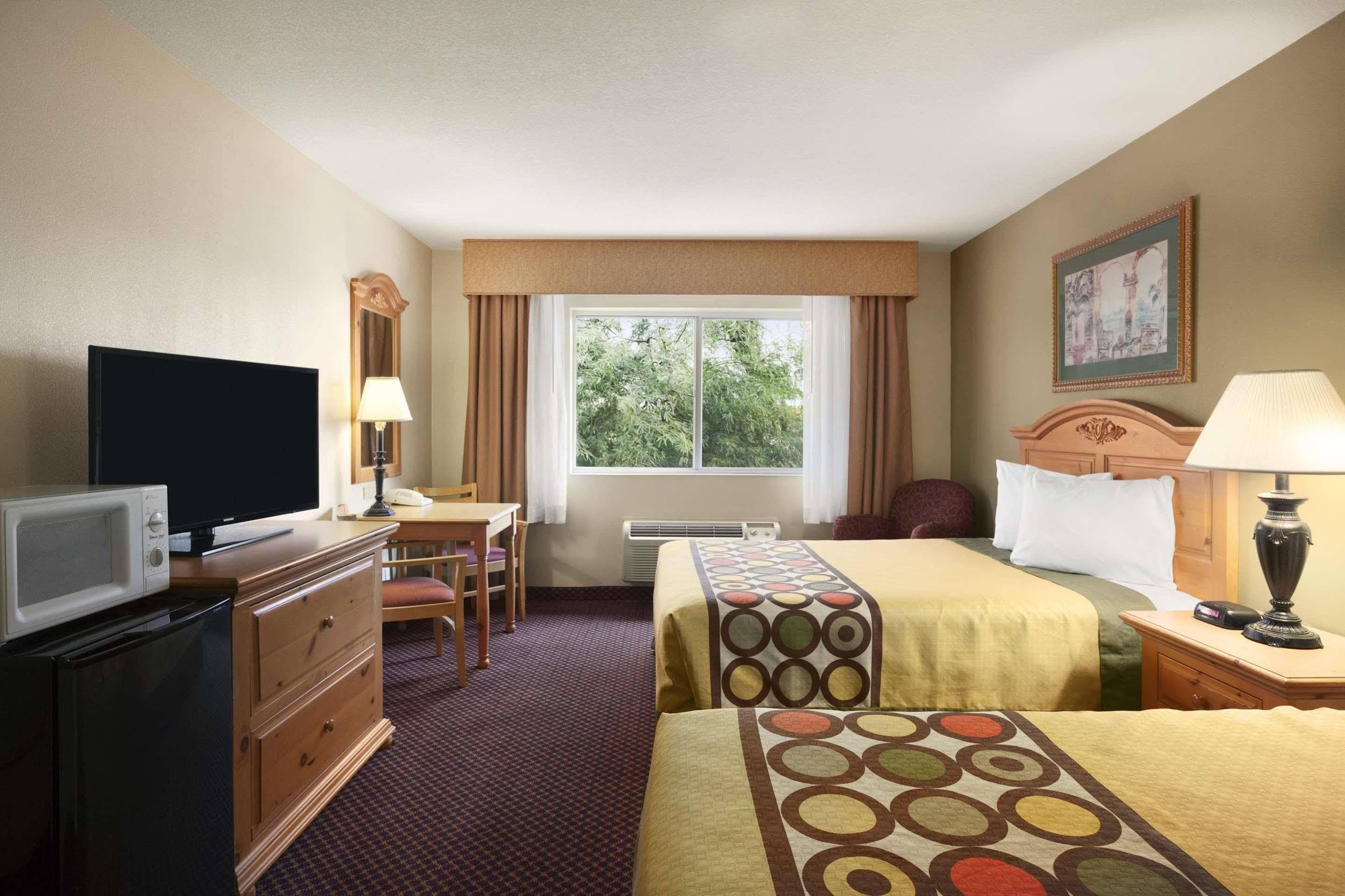 Super 8 By Wyndham Marana/tucson Area Hotel